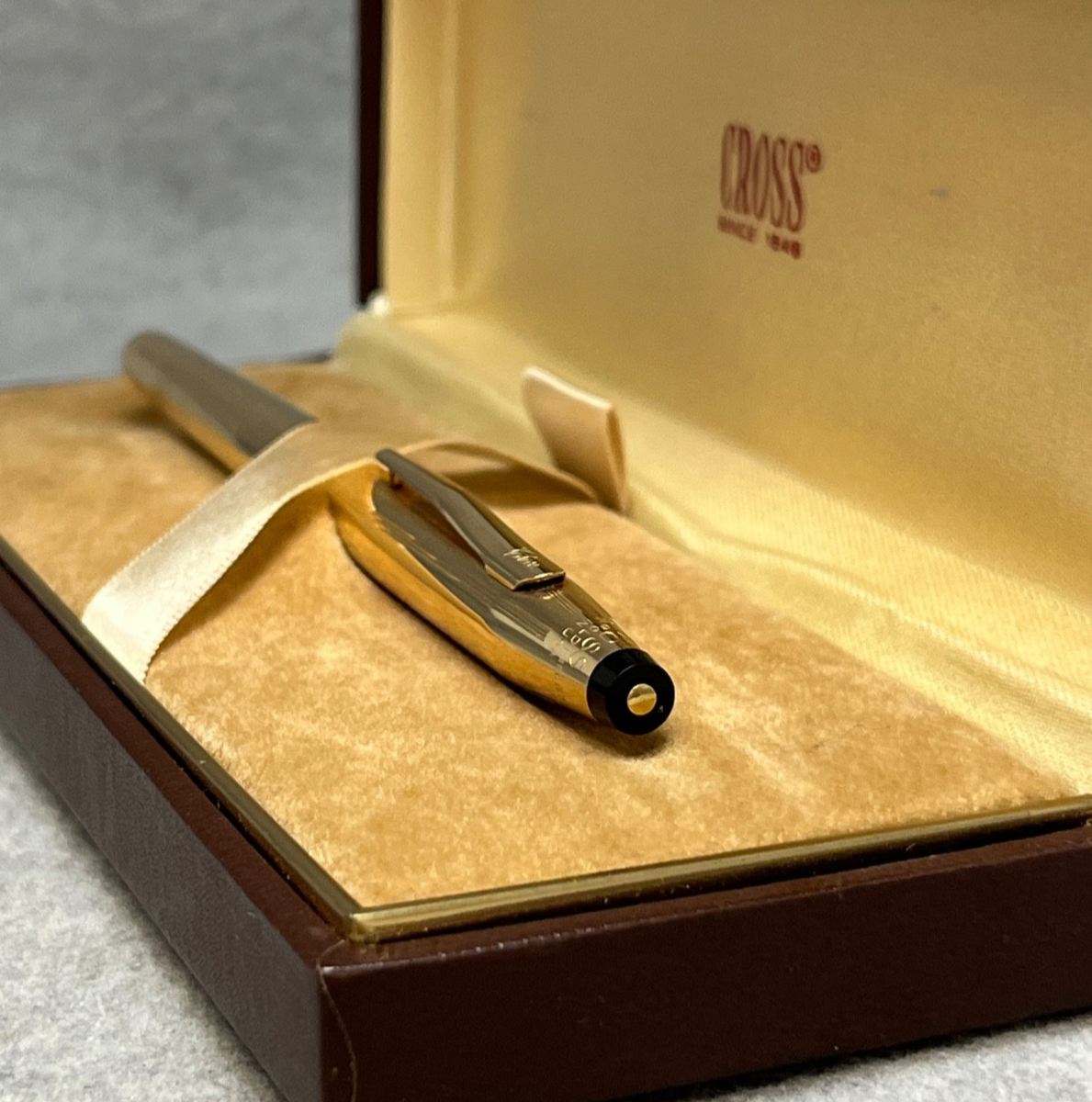 Cross 1/20 14K Gold Filled Fountain Pen, 14K 585 M-Nib, Box