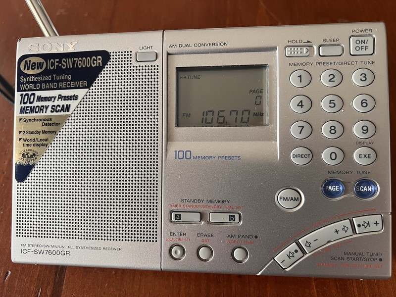 Sony ICF-SW7600GR World Band Receiver AM/FM/SW SSB Synthesized Portable Radio
