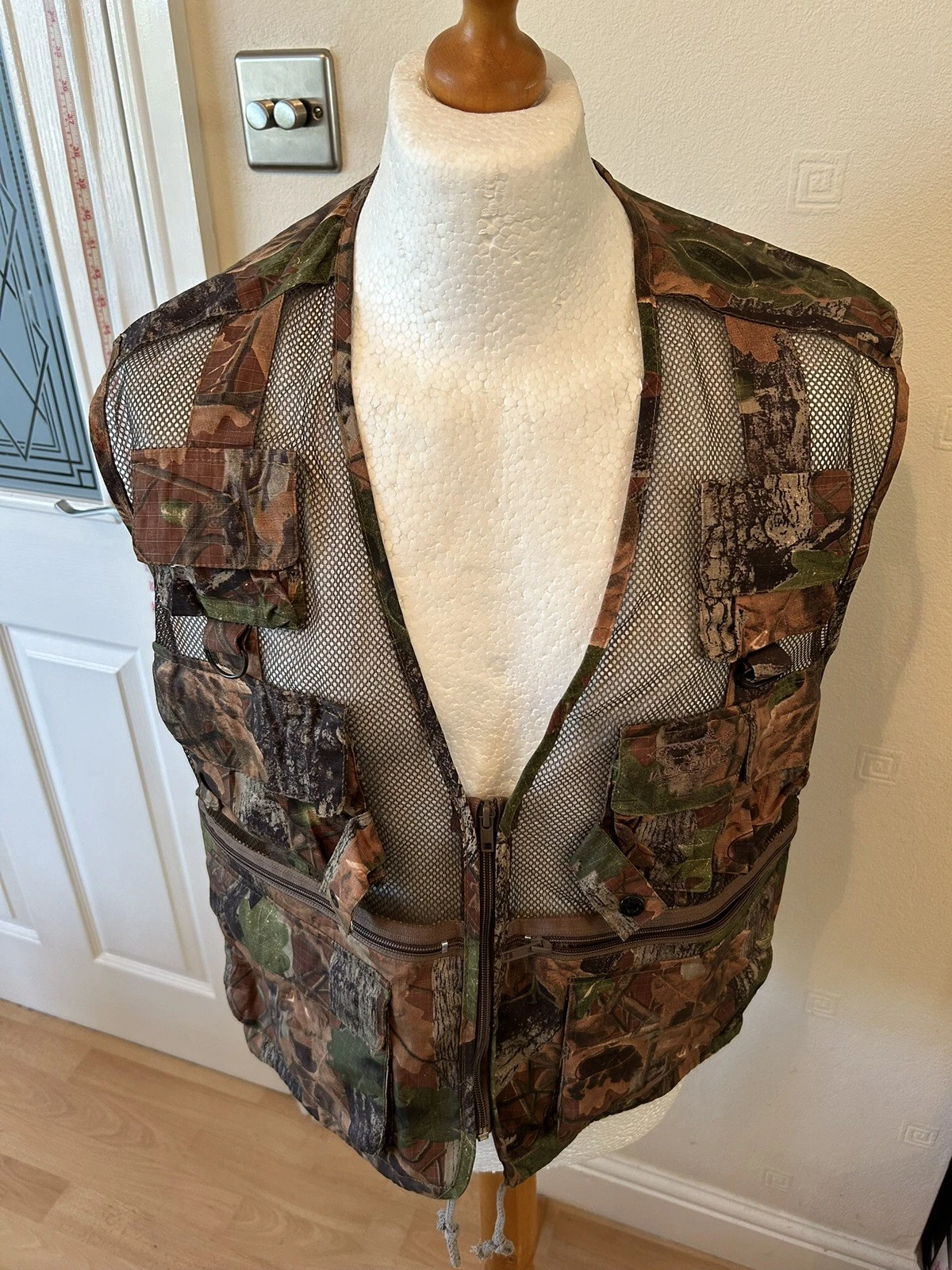 Realtree Men's Fishing Hunting Shooting Mesh Vest Size Large Camo