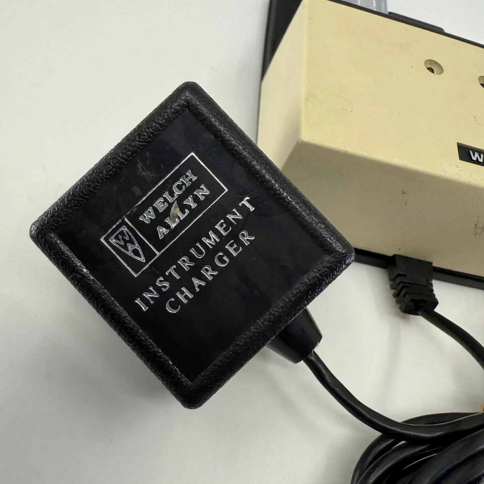 Carregador Welch Allyn modelo 111 olho e 79111 NÃO TESTADO COMO ESTÁ - Imagem 3 de 4