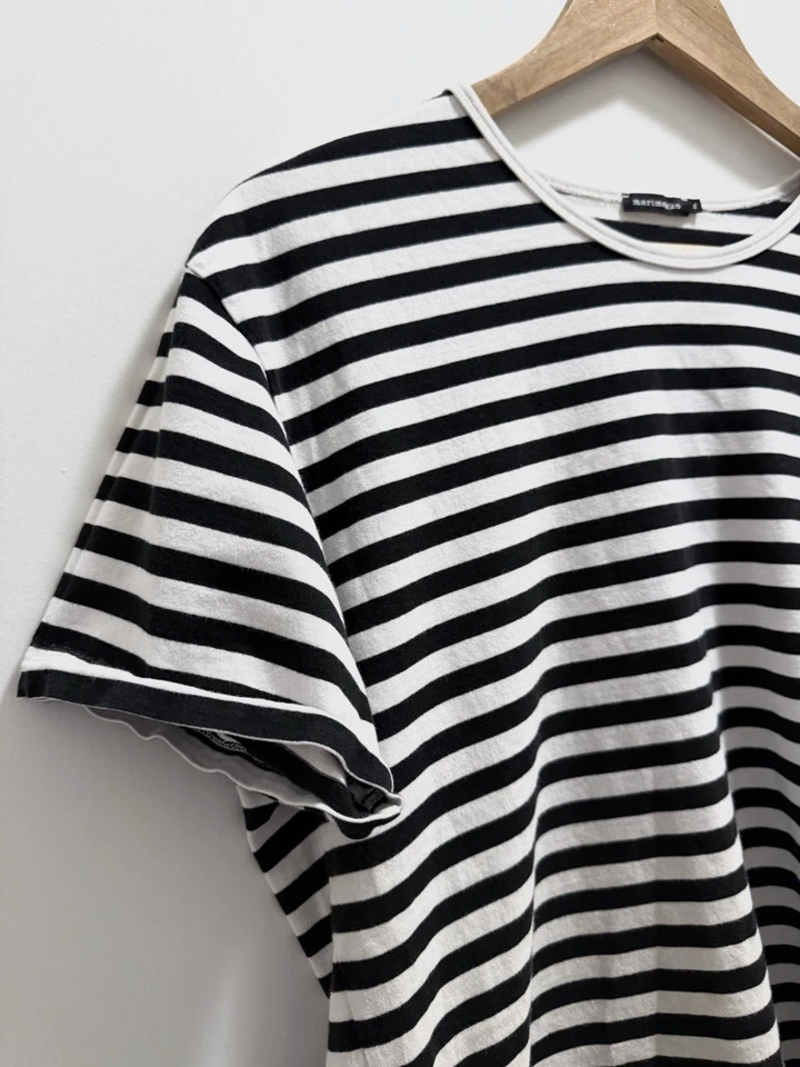 Camiseta MARIMEKKO Tasaraita Relajada Manga Corta Unisex Negra Rayas Talla XL Foto 4 de 4