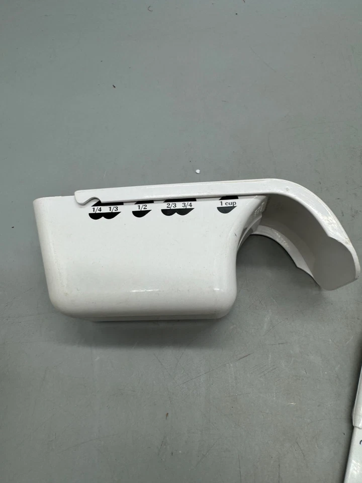 The Pampered Chef Adjustable Measuring Spoon & Cup Set READ - Image 4 of 4