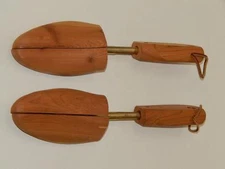Rochester Shoe Tree Co. Red Cedar Shoe Keepers/Trees (1 Pair) Size (M) Medium US