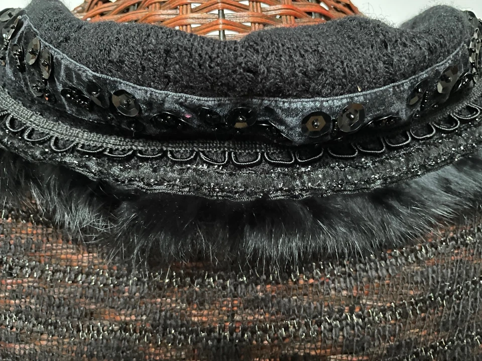 Suéter de piel ligero Buffalo David Bitton negro con cuello de capucha hilo metálico Foto 3 de 4