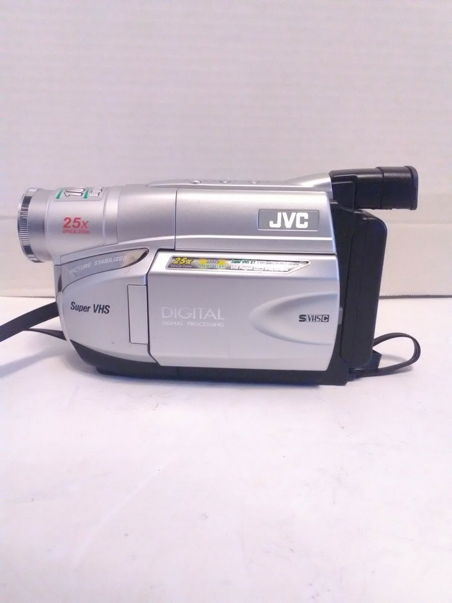 2 Camcorders Quasar VM518 Quartrback Digital JVC GR-SXM37 VHS SVHS
