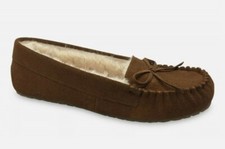 WOMENS SECRET TREASURES PLUSH LINED SUEDE MOCCASIN FAUX FUR SLIPPERS BROWN SZ 11
