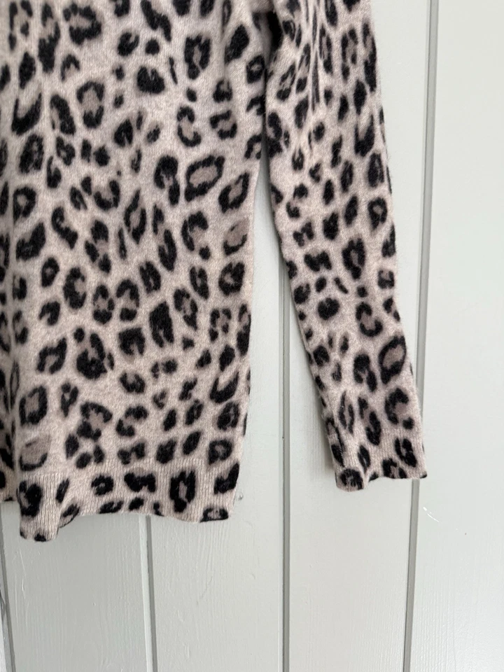 Suéter Charter Club 100% Cachemira Estampado Leopardo S Pequeño Gris Suave Lujo Foto 3 de 4