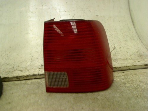 RÜCKLICHT RECHTS REAR LIGHT RIGHT VW Passat (3B2) Sedan 2.3 VR5 (AGZ) 1999
