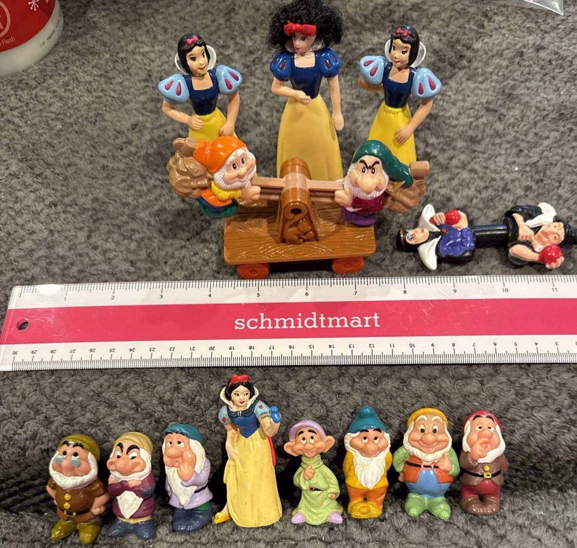 Disney Plus Simble Vintage Disney Snow White and the Seven Dwarfs 2