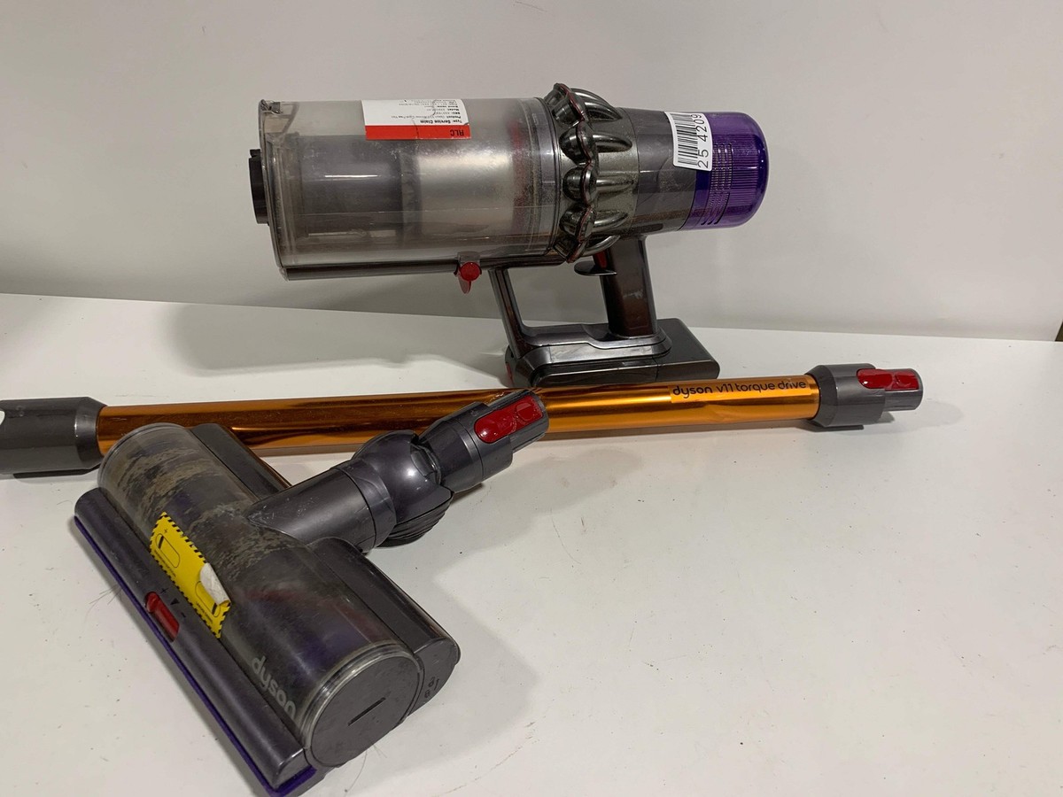 ジャンク品Dyson V11 Absolute Pro セット ジャンク品Dyson V11 Absolute Pro セット ジャンク品Dyson V11