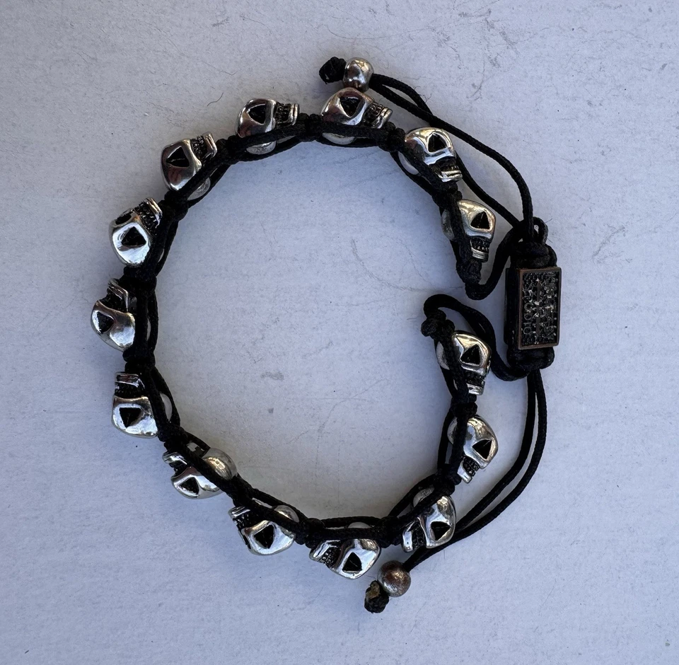 Pulsera de cordón anudado con calaveras King Baby Studios (14) Foto 2 de 4