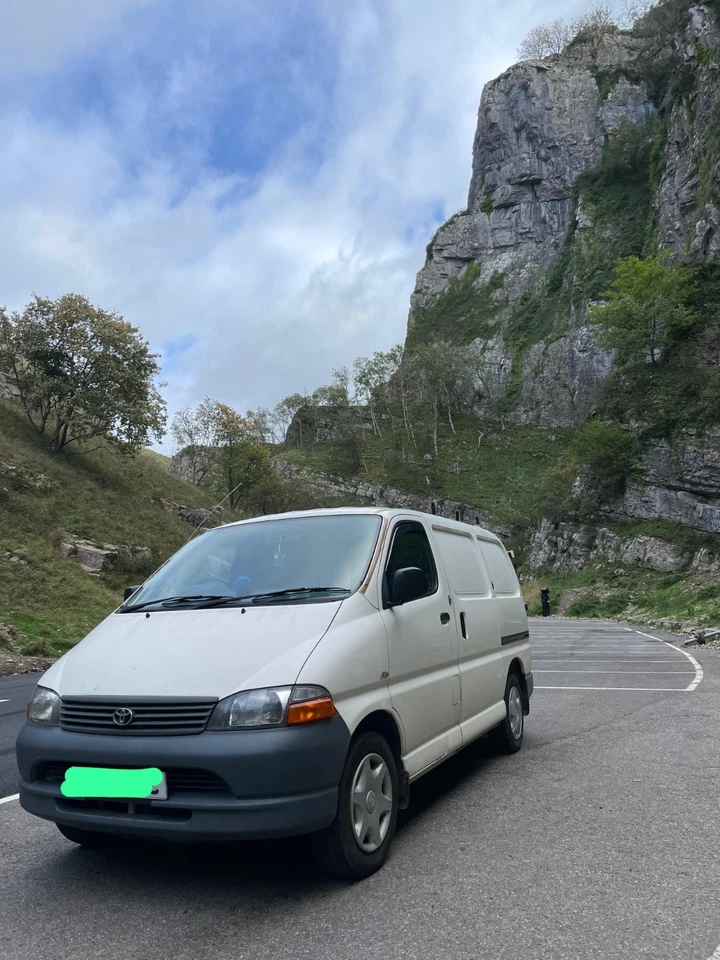 Toyota Hiace campervan - Image 2 of 4