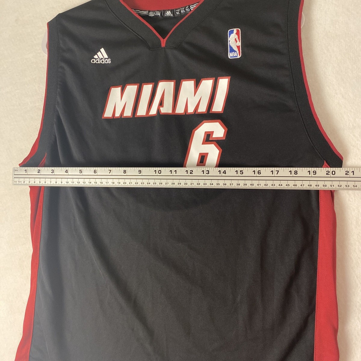 希少！NBA レブロンジェームズ Miami Heat 6 XL NBA Lebron James #6 - Miami Heat Black Screen-Print Jersey