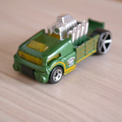 2017 CRATE RACER HOT WHEELS DIECAST CAR TOY