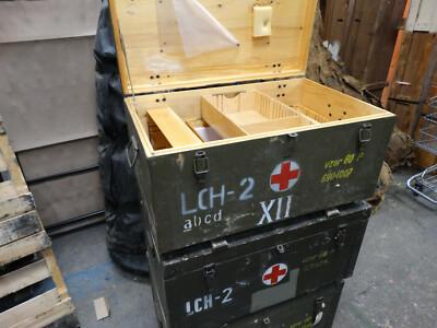 チェコスロバキア軍 V-1b 木製メディカルボックス＋AMMO BOX4個 チェコスロバキア軍 V-1b 木製メディカルボックス＋AMMO BOX4個 チェコ