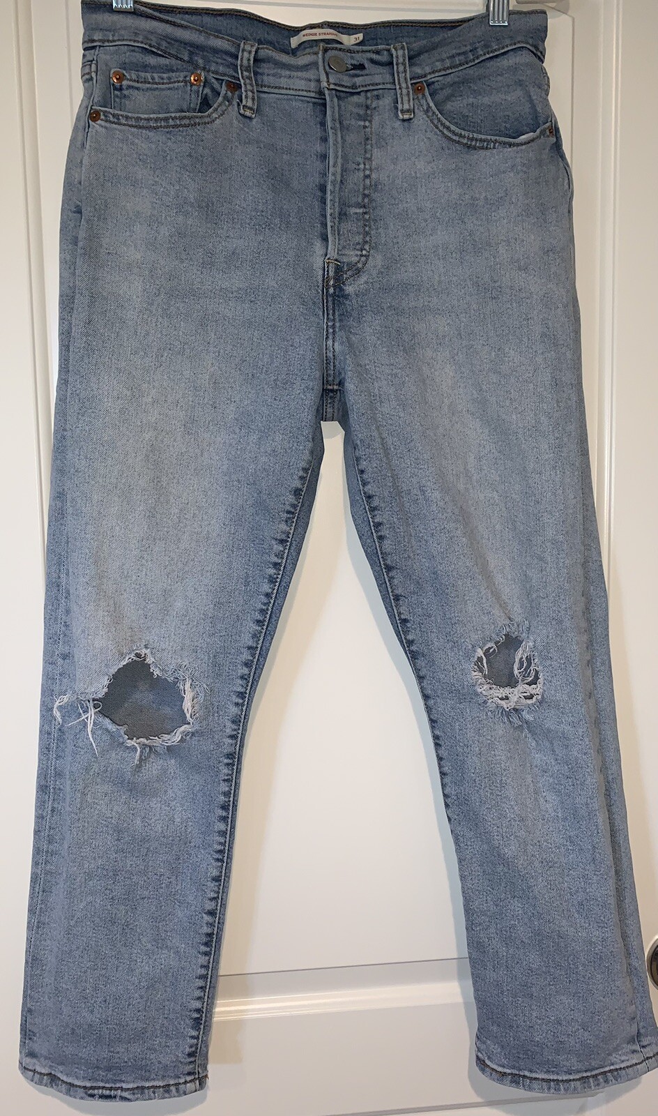 Levi's Jeans Womans 31 Wedgie Straight Button Fly Distressed