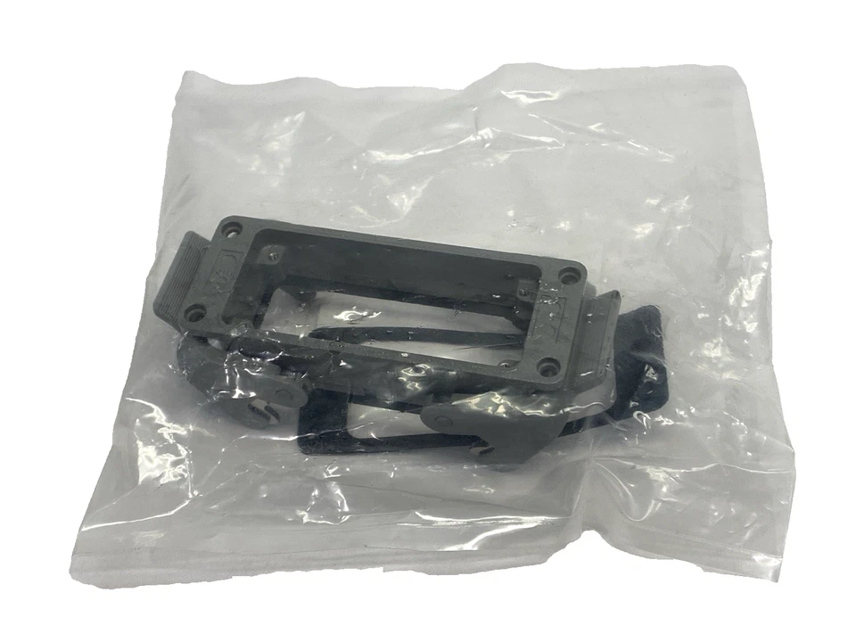 Harting 0900160301 Base Panel Bulkhead Mounted Housing Latching Han 16B-HBM-DL - Image 4 of 4