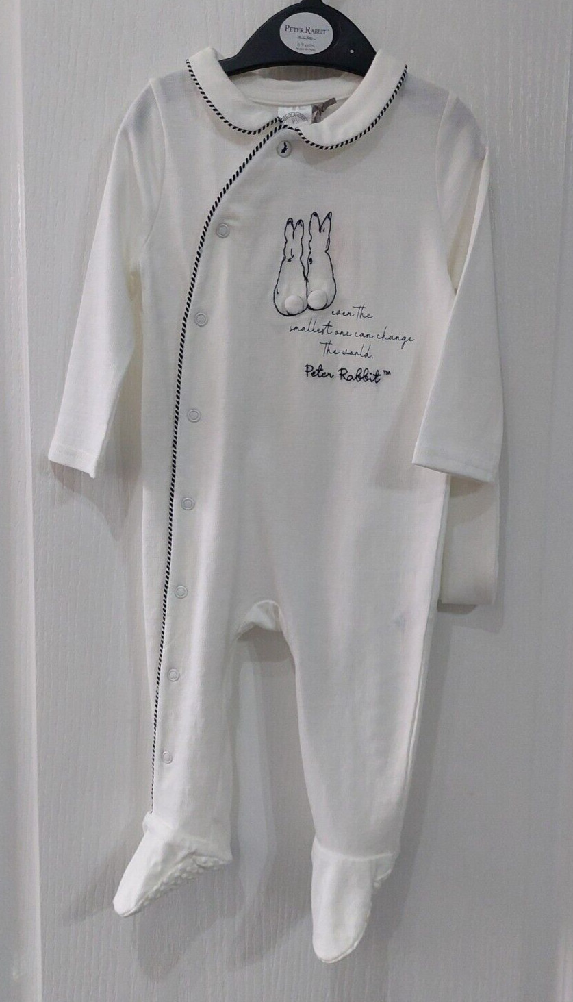 Baby Unisex PETER RABBIT White Sleepsuit & Hat 2 Piece Set 6/9 Months image 2