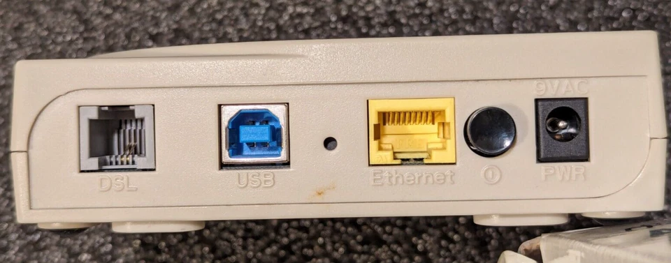 Dynalink ADSL2+ Modem Router RTA1320 - image 3 of 4