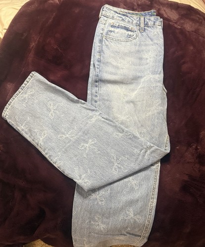Wild Fable Women's High Rise Straight Light Wash Floral Stretch 5-Pocket Jeans