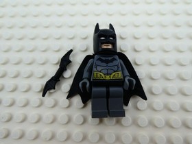 Lego BATMAN Dark Gray Suit Gold Belt DC Super Heroes Minifigure 76012 (sh089)