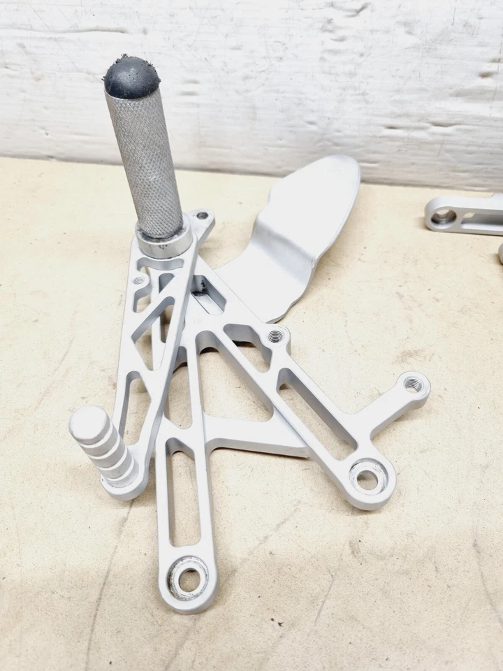 Yamaha R1 4XV Rearsets Race 1998 1999 2000 2001 2002 5jj Foot Rests Rear Sets - Image 3 of 4