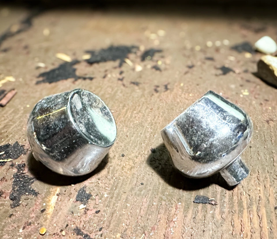 Perillas de tirar de cajón cromadas pesadas de colección cóncavas tulipán plateado MCM herrajes retro Foto 3 de 3