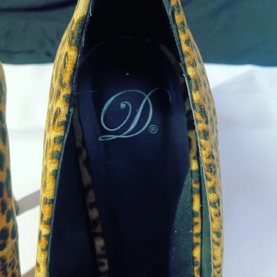 Zapatos de tacón My Delicious para mujer con estampado de leopardo talla 7 plataforma de aguja Foto 3 de 4