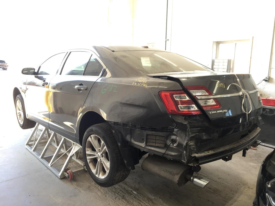 Conjunto de bomba y motor ABS usado se adapta a: montaje Ford Taurus 2017 desde 08/05/13 G Foto 2 de 4