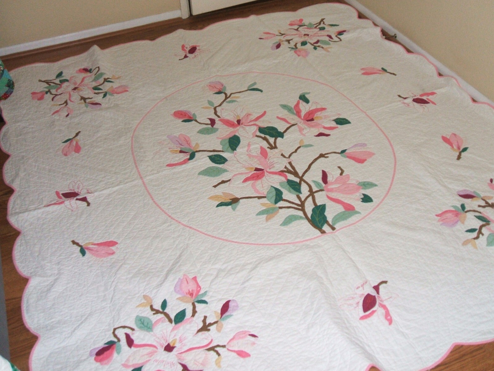 VINTAGE APPLIQUE/EMBROIDER PINK FLOWER QUILT 82 X 72 HAND STITCHED