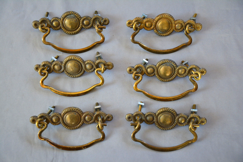SET 6 ANTIQUE SOLID CAST BRASS DRESSER DRAWER BAIL PULLS + BACKPLATES (H20) - Picture 2 of 5