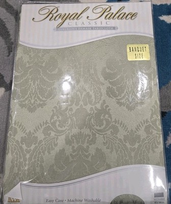 NOS Royal Palace Damask  60x 104 Rectangle Tablecloth Wilton Court Design Green