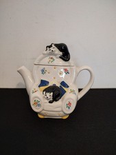 WADE CAT NAP TEAPOT. FELINE WHIMSICAL COLLECTION 1989-1992