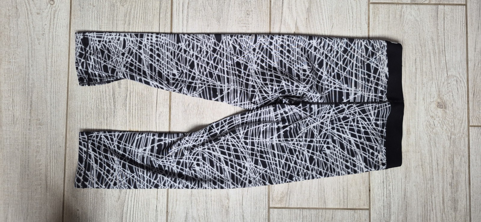 Girls nike pro Dri-Fit printed leggings - size S (fits age 8 to 10 yrs) image 6