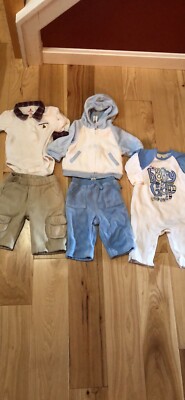 Baby Gap Lot Pieces Baby Gap Boy Winter Xmas size 3-6 months. Romper Sweatsuit