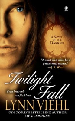 Twilight Fall: A Novel of the Darkyn By Lynn Viehl