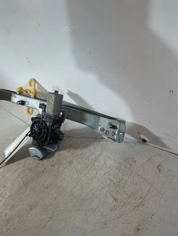 Renault Clio Mk4 Hatch 5 Door 2012-21 Window Regulator front Passenger Side P58 - Image 3 of 4