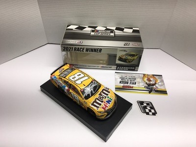 KYLE BUSCH AUTOGRAPHED NASCAR DIECAST 2021 #18 M&MS MINIS POCONO