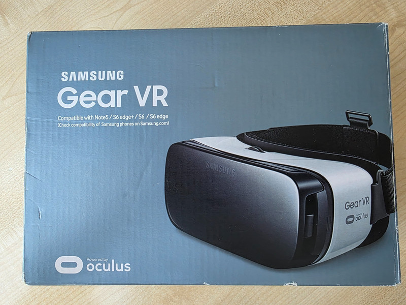 Samsung Gear VR Virtual Reality Headset Model SM R322 Powered by Oculus VR