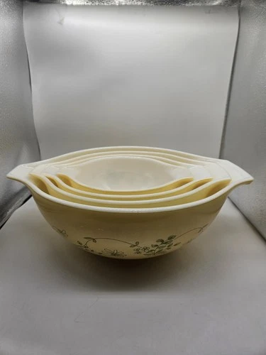 Vintage Pyrex-  4 Shenandoah Cinderella Nesting Mixing Bowl Set -  #441–444