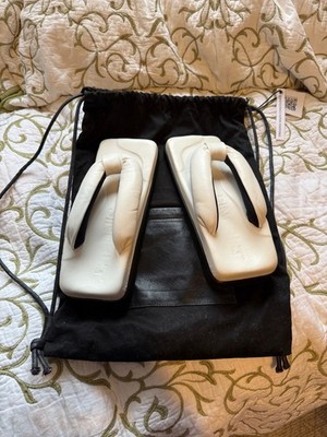 Sinobi Official White Leather Flips 39EU/8.5US, Super unique, w Arch Support