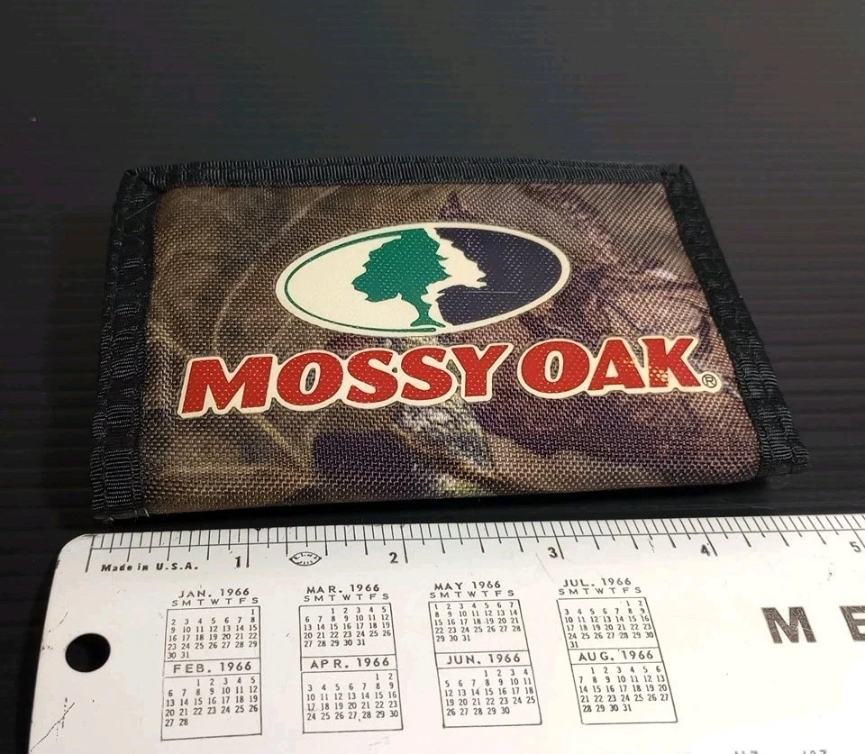 Mossy Oak Men's Camo Trifold Wallet - Image 4 of 4