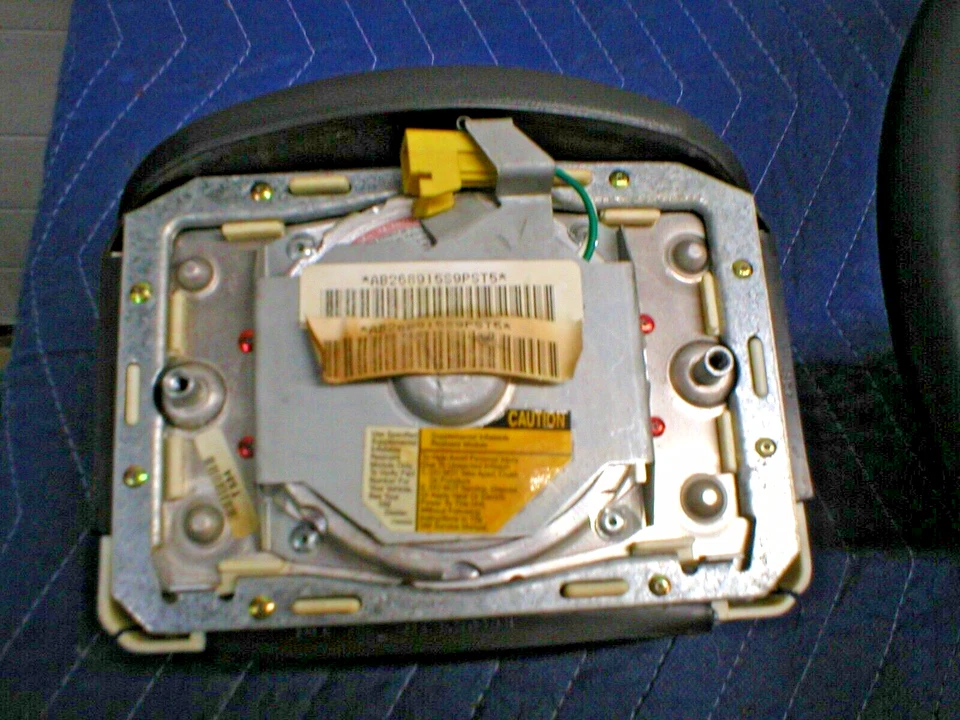 FIREBIRD TA 1993-97 VOLANTE CUERO GRIS + RADIO CONTROLES + BOCINA GM Foto 4 de 4