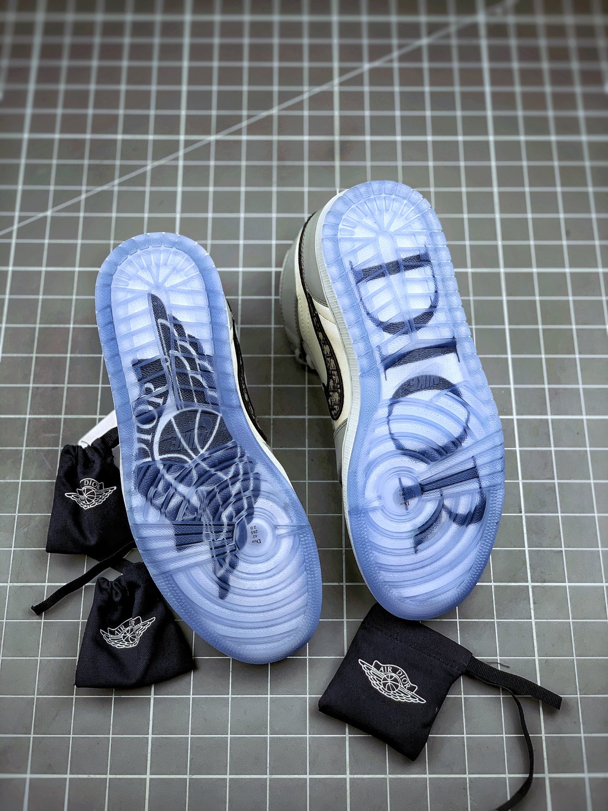 Brand New Air AJ1 High "Wolf Grey" Men's size 4-13