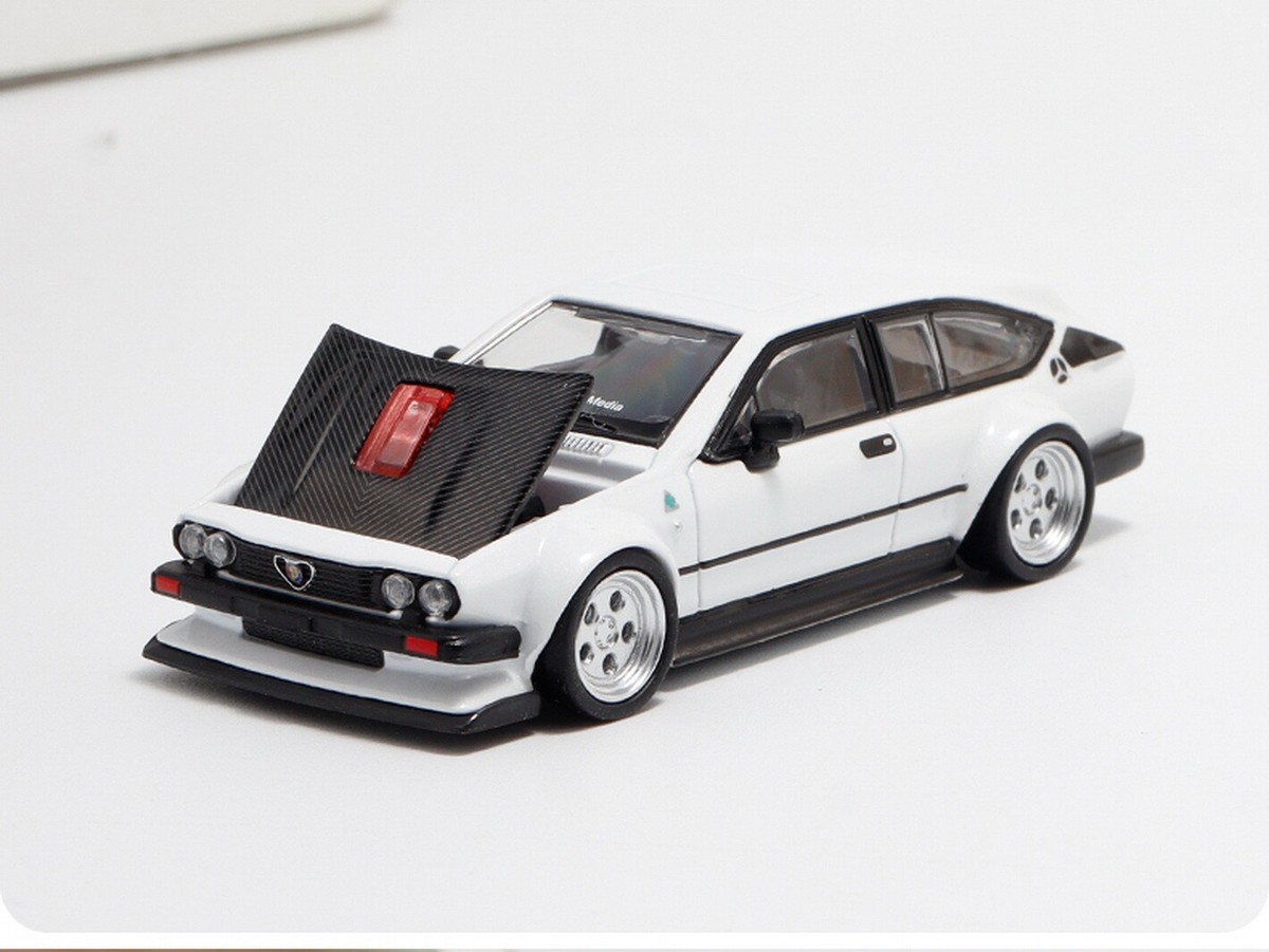 TPC 1/64 Scale Alfa Romeo GTV6 White Diecast car Model Toy