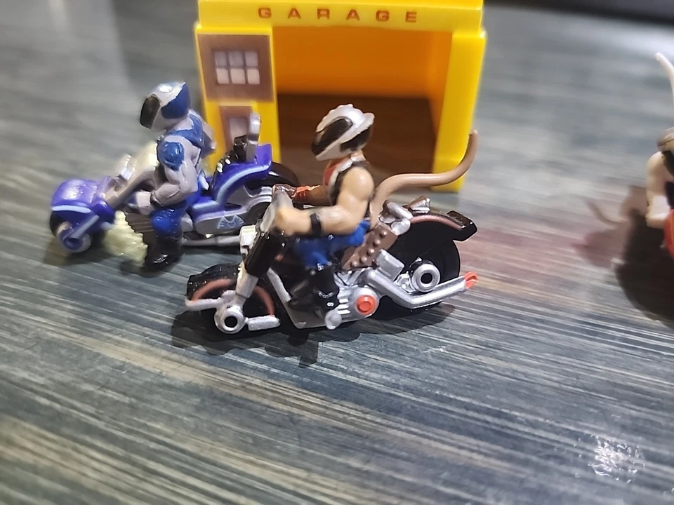 1993 Galoob Micro Machines Biker Mice From Mars Modo, Vinnie, acelerador y garaje Foto 3 de 4