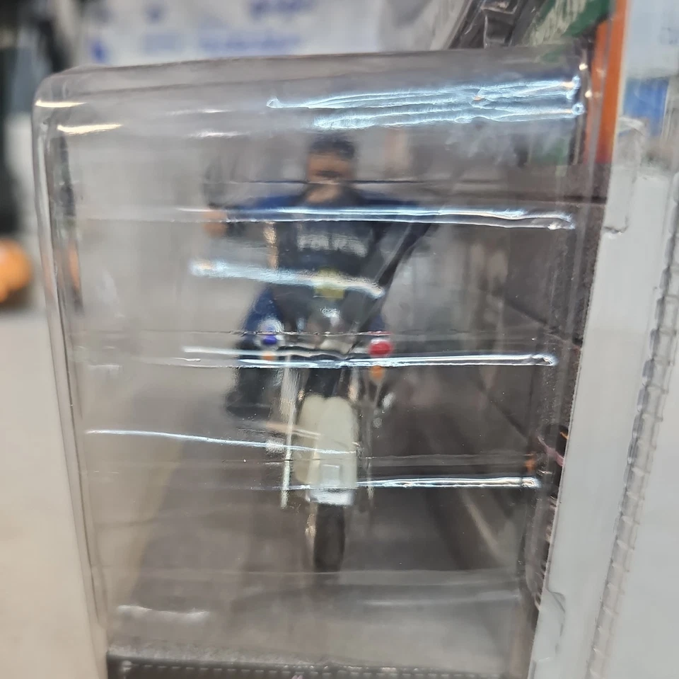 HOMIE ROLLERZ MOTORCYCLE CLUB MC OFFICER PLACA AND PORK CHOP 2005 JADA TOYS 1:24 - Image 3 of 4