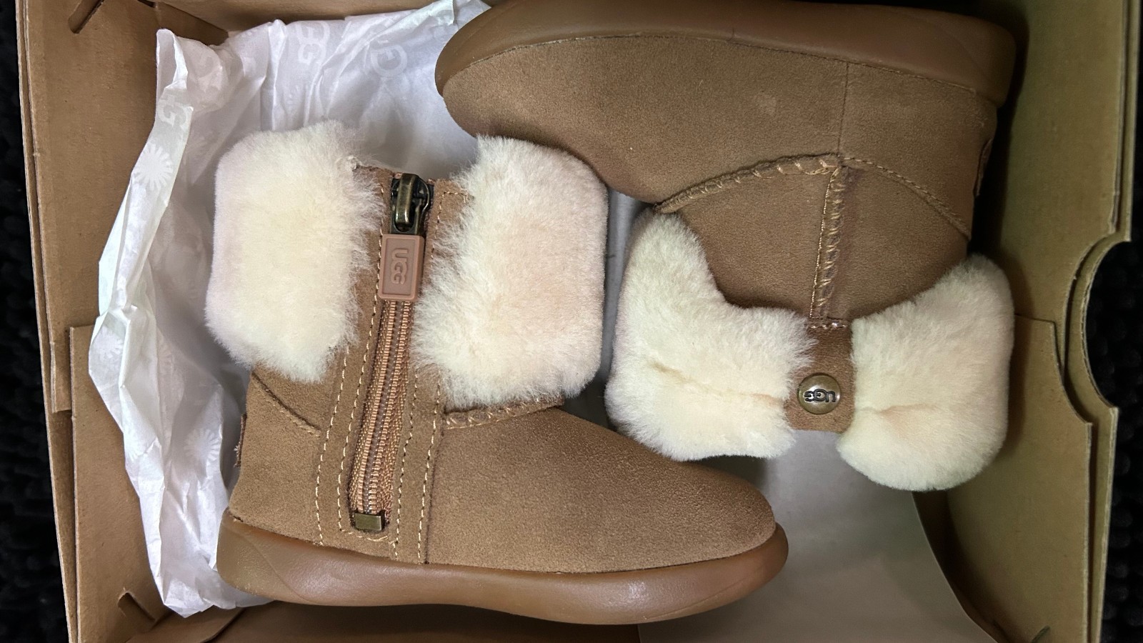 Ugg Ramona Boot for Toddler, size 6, Female, Brown, New In Box-FREE SHIPPING