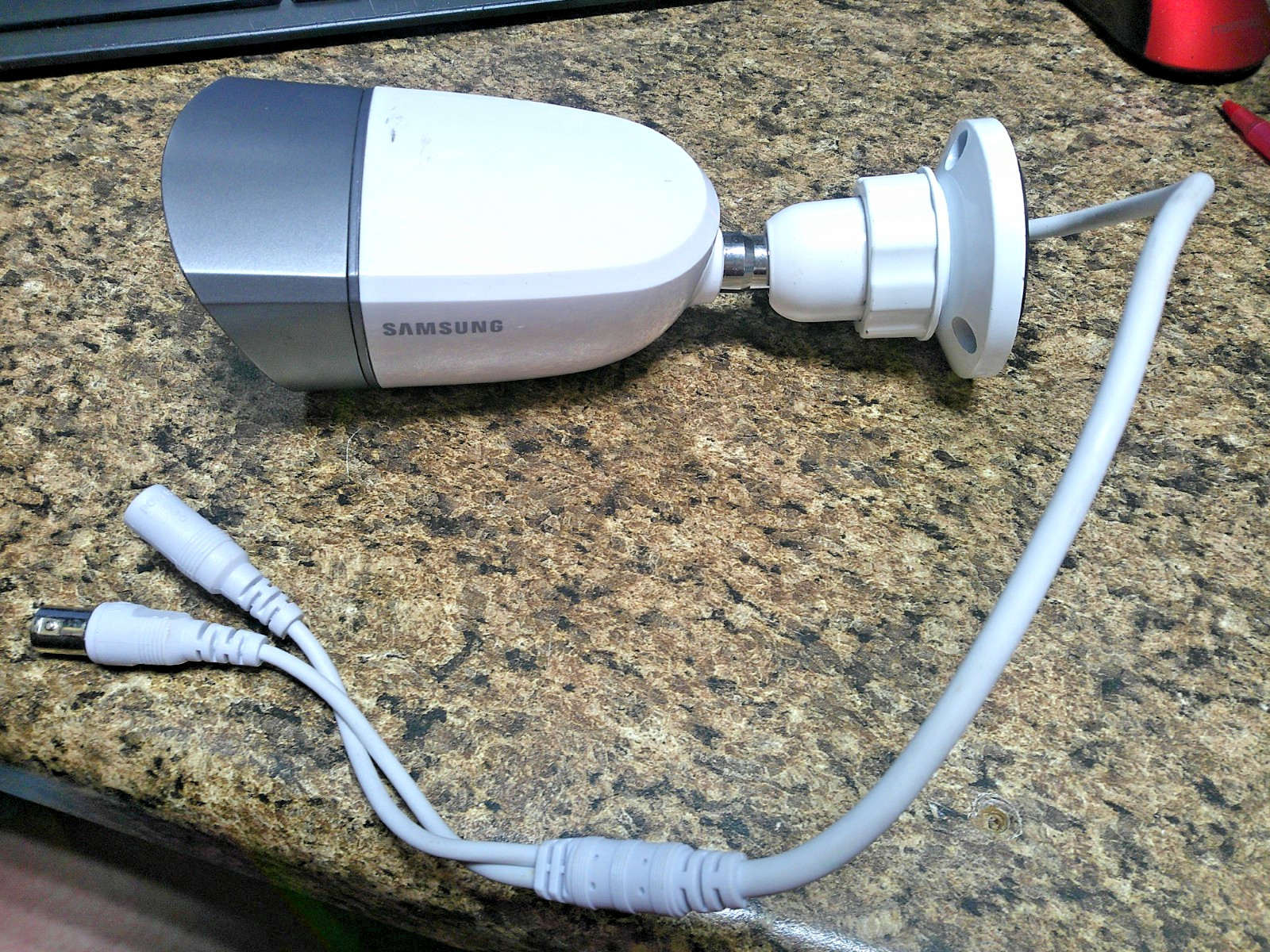 Samsung SDC-7340BCN Digital Color Video Surveillance Camera 