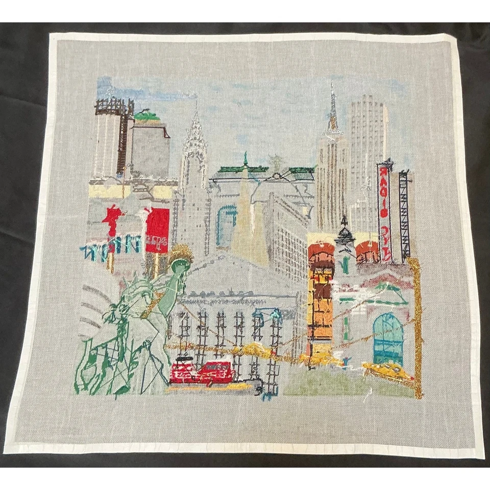 Lienzo Needlepoint de la ciudad de Nueva York - Trabajo en progreso - La mayoría de los hilos para terminar - 18 m Foto 2 de 4